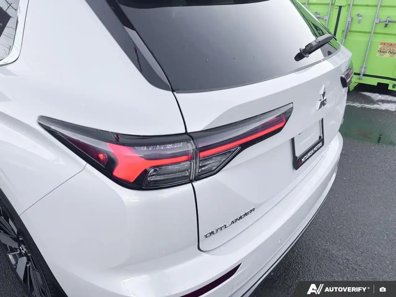 Mitsubishi Outlander снимка Mitsubishi Outlander
