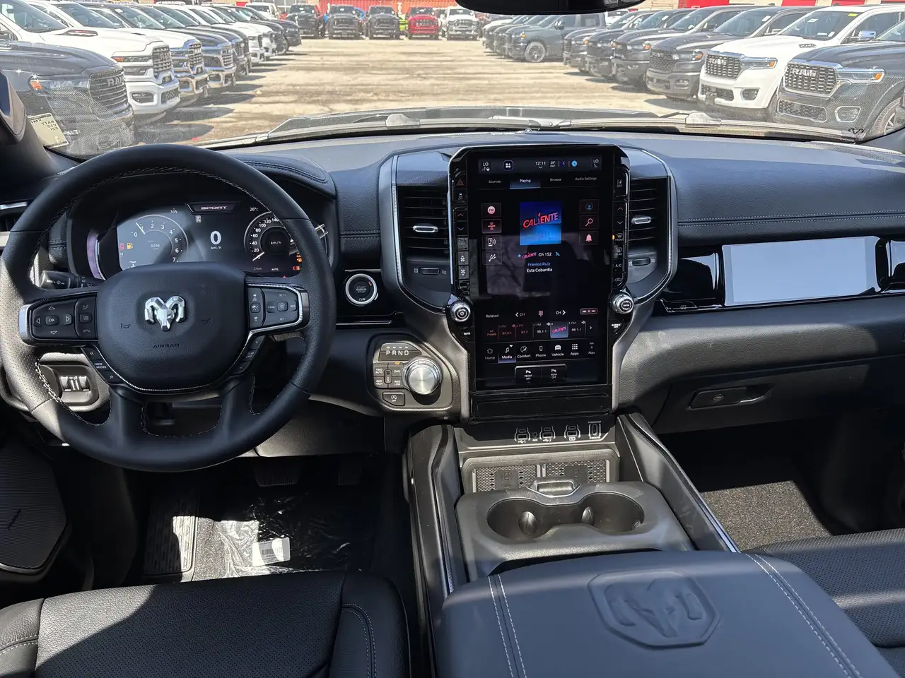 RAM 1500 снимка RAM 1500