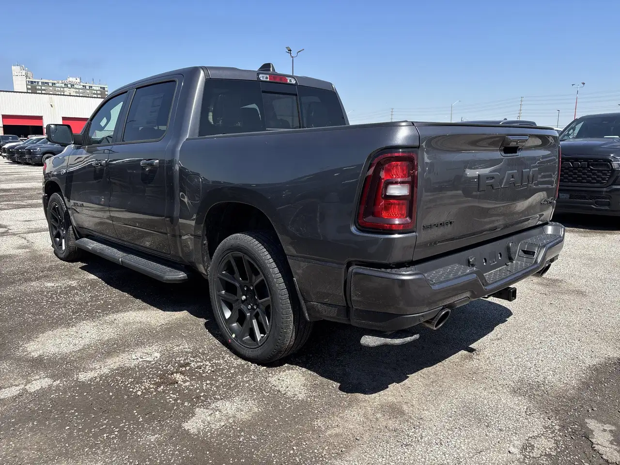 RAM 1500 снимка RAM 1500