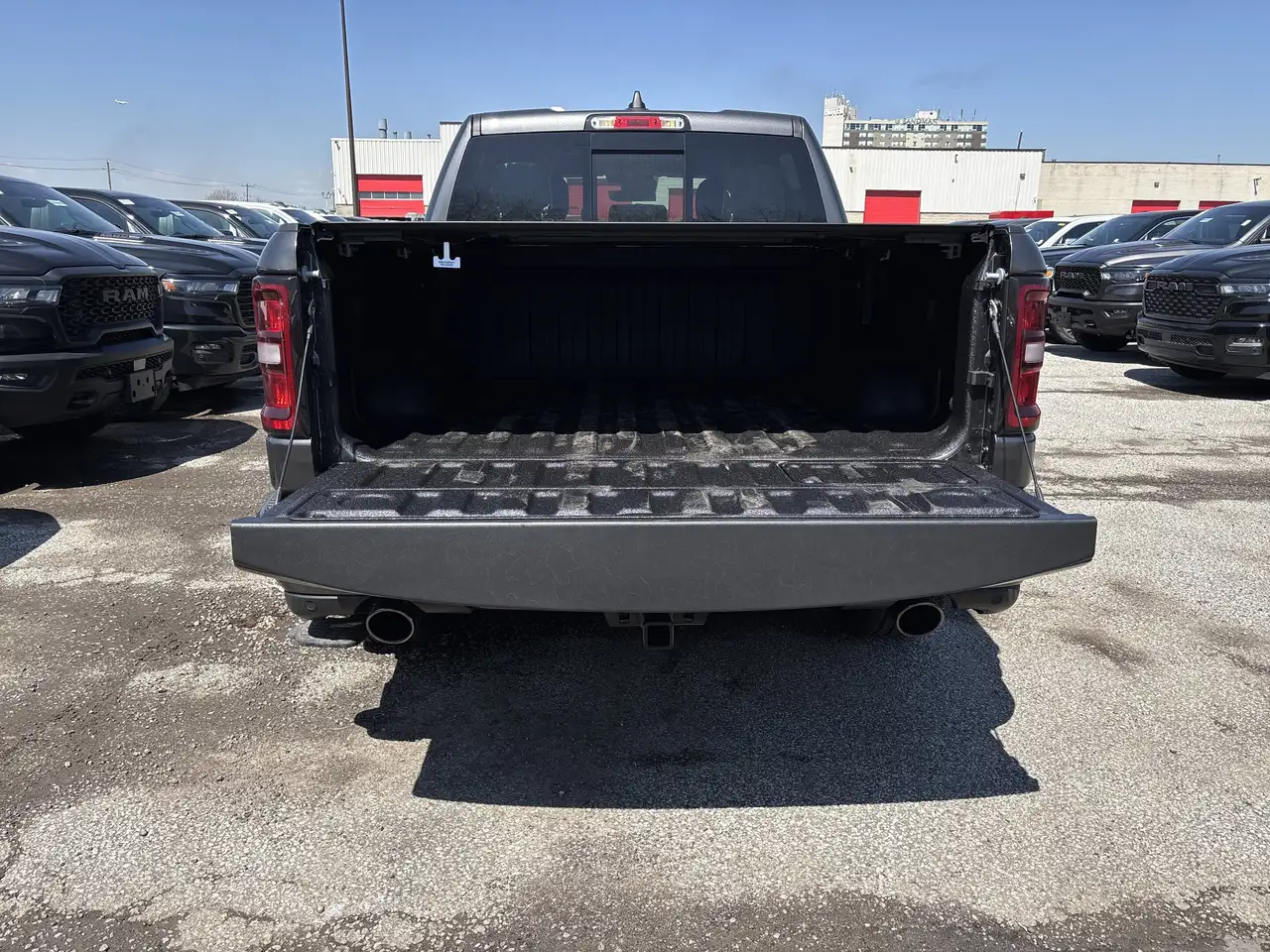 RAM 1500 снимка RAM 1500