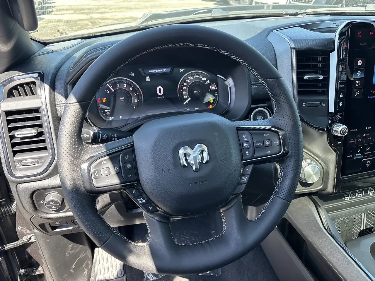RAM 1500 снимка RAM 1500