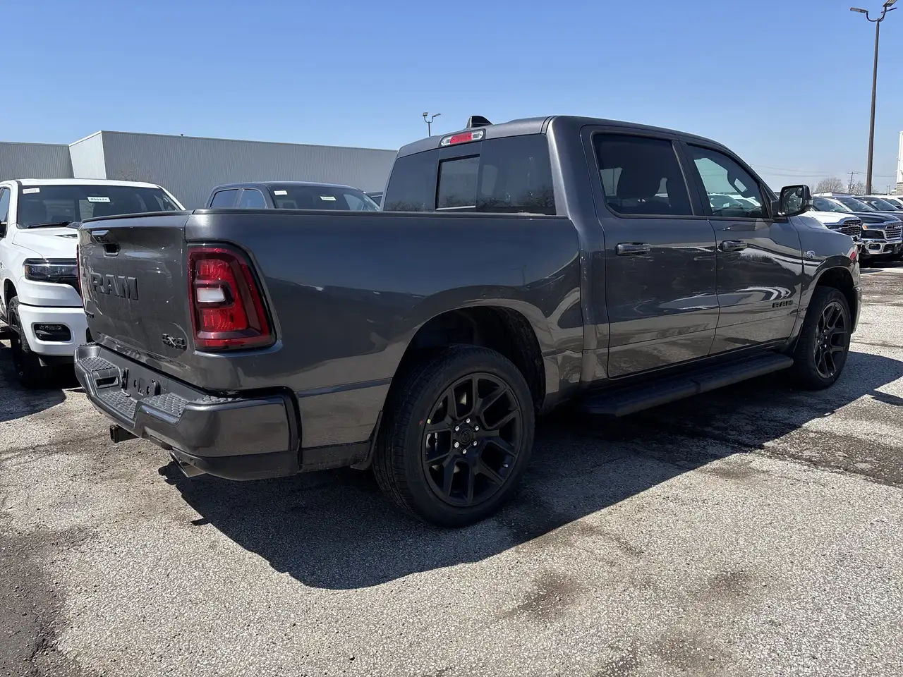 RAM 1500 снимка RAM 1500