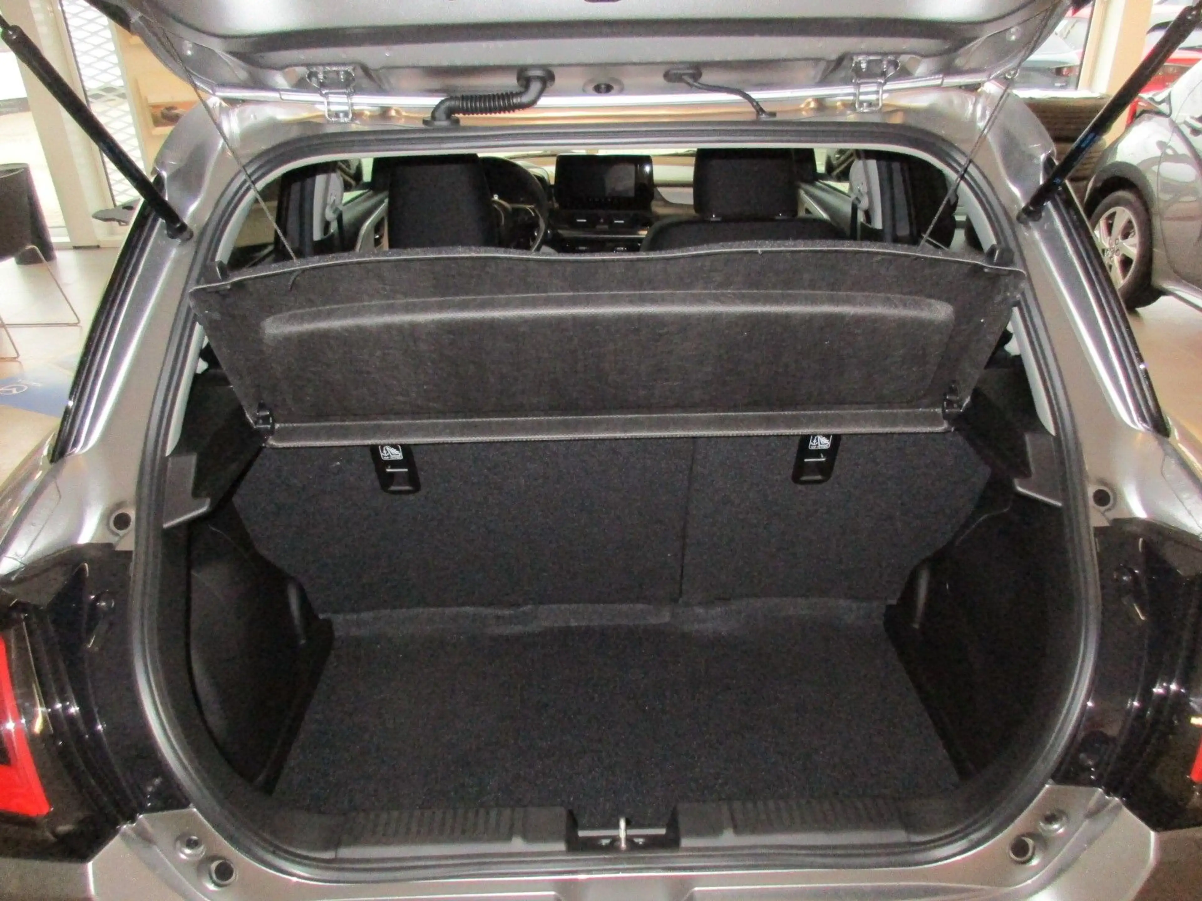 Suzuki Swift 1.2 Dualjet Hybrid Comfort+ — photo 11