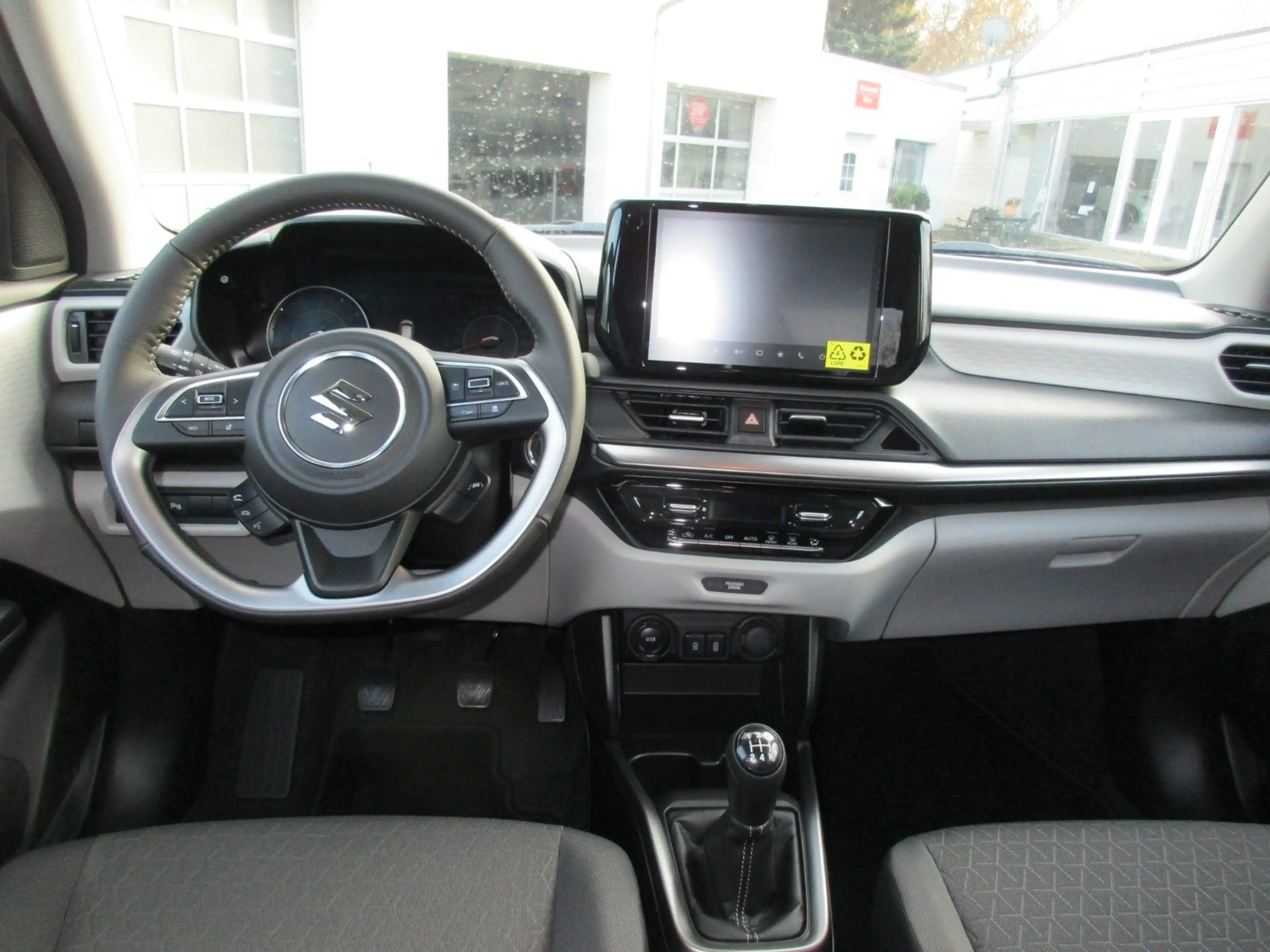 Suzuki Swift 1.2 Dualjet Hybrid Comfort+ — photo 7