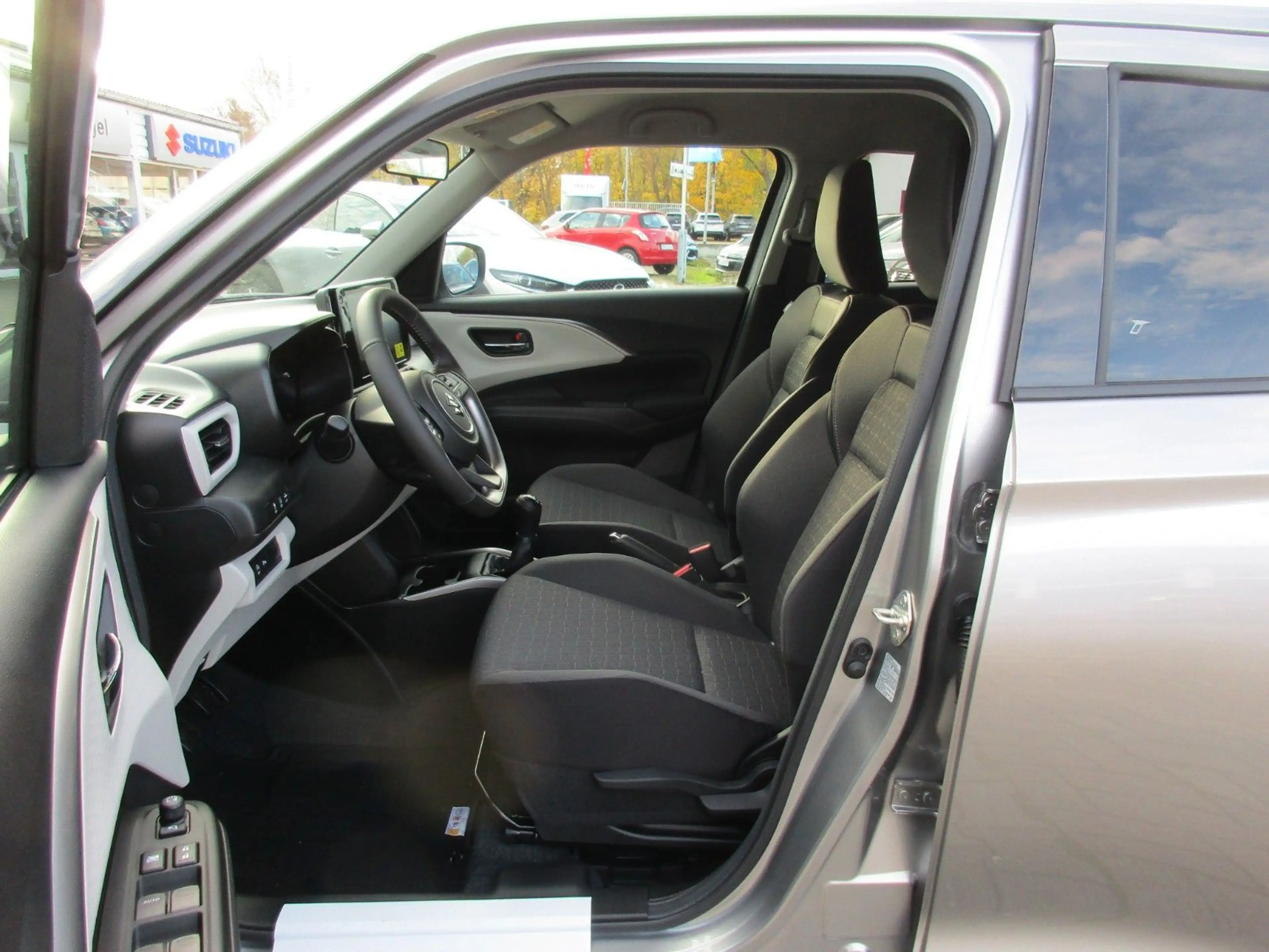 Suzuki Swift 1.2 Dualjet Hybrid Comfort+ — photo 6