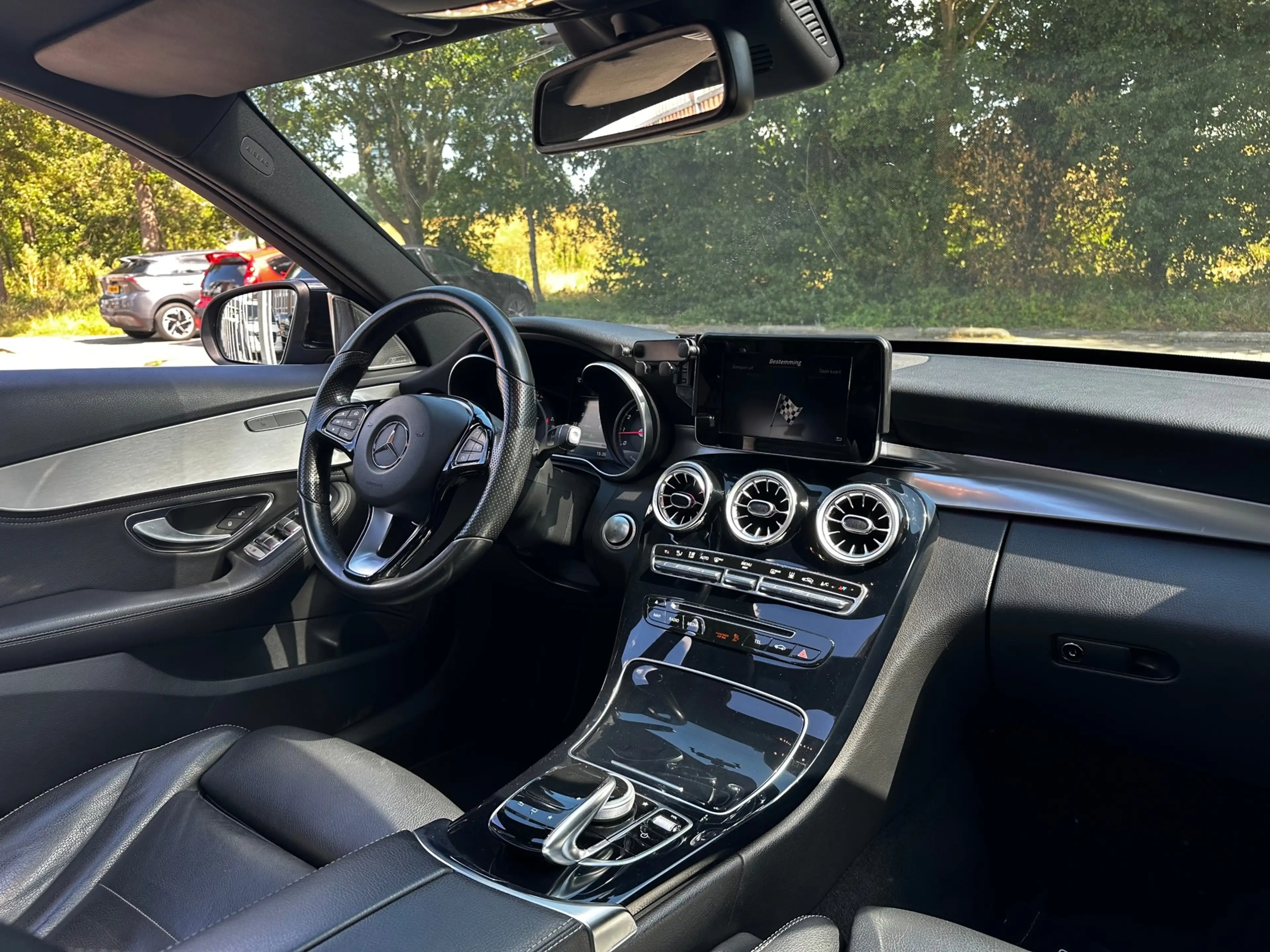 Mercedes-Benz C 350 e Lease Edition — photo 15