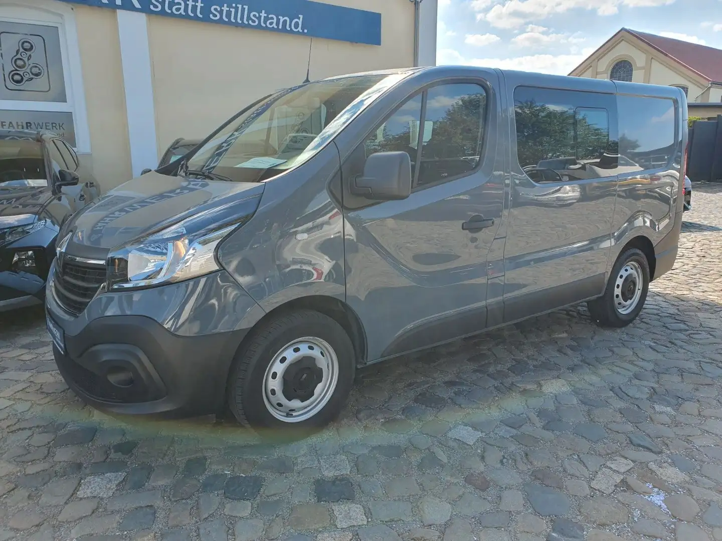 Renault Trafic ENERGY dCi 145 EDC L1H1 3.0t Komfort Doka Grau - 2