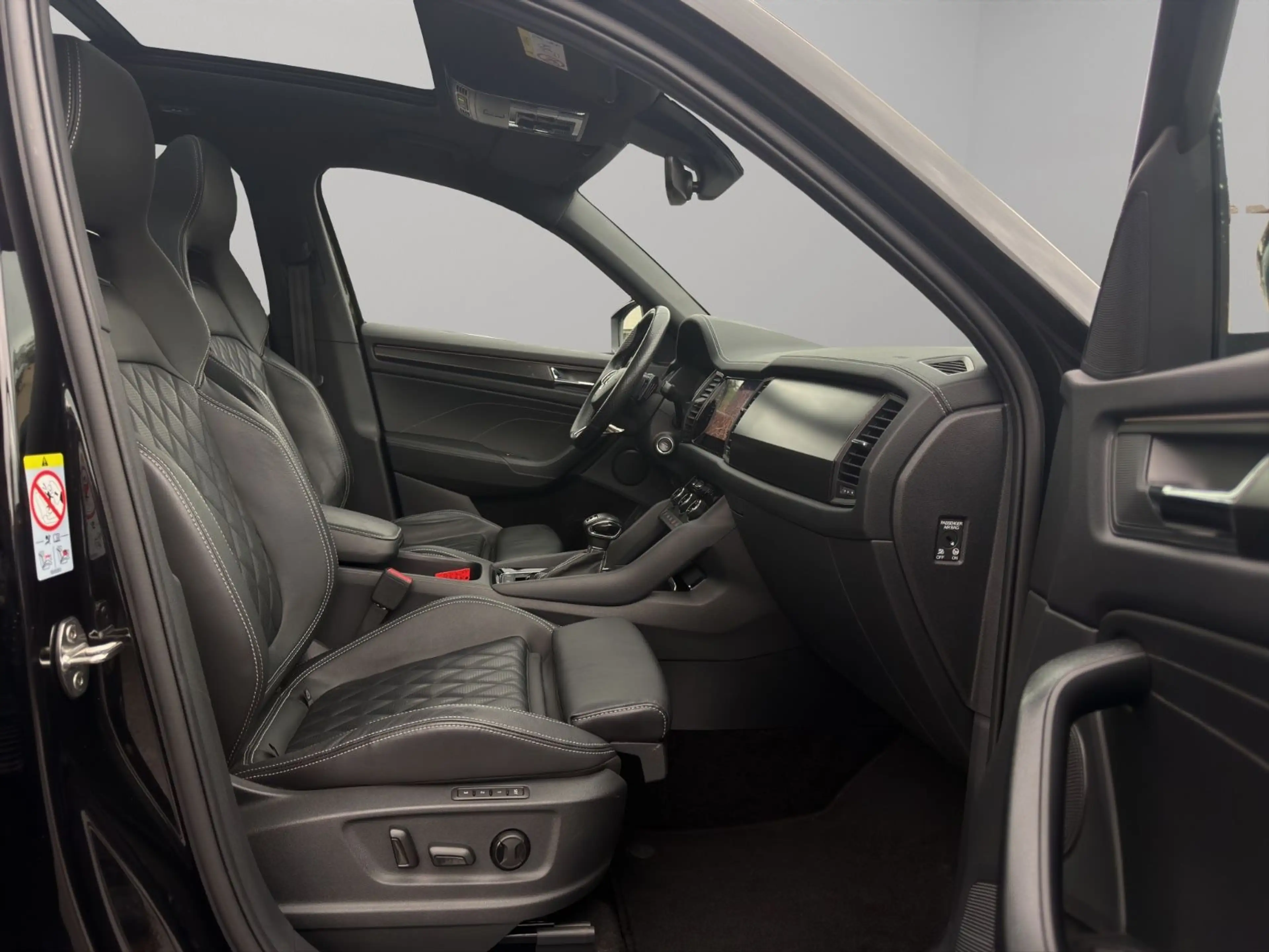 Skoda Kodiaq Sportline 4x4 Pano*Virtual*STHZ*AHK*Kamer — photo 15