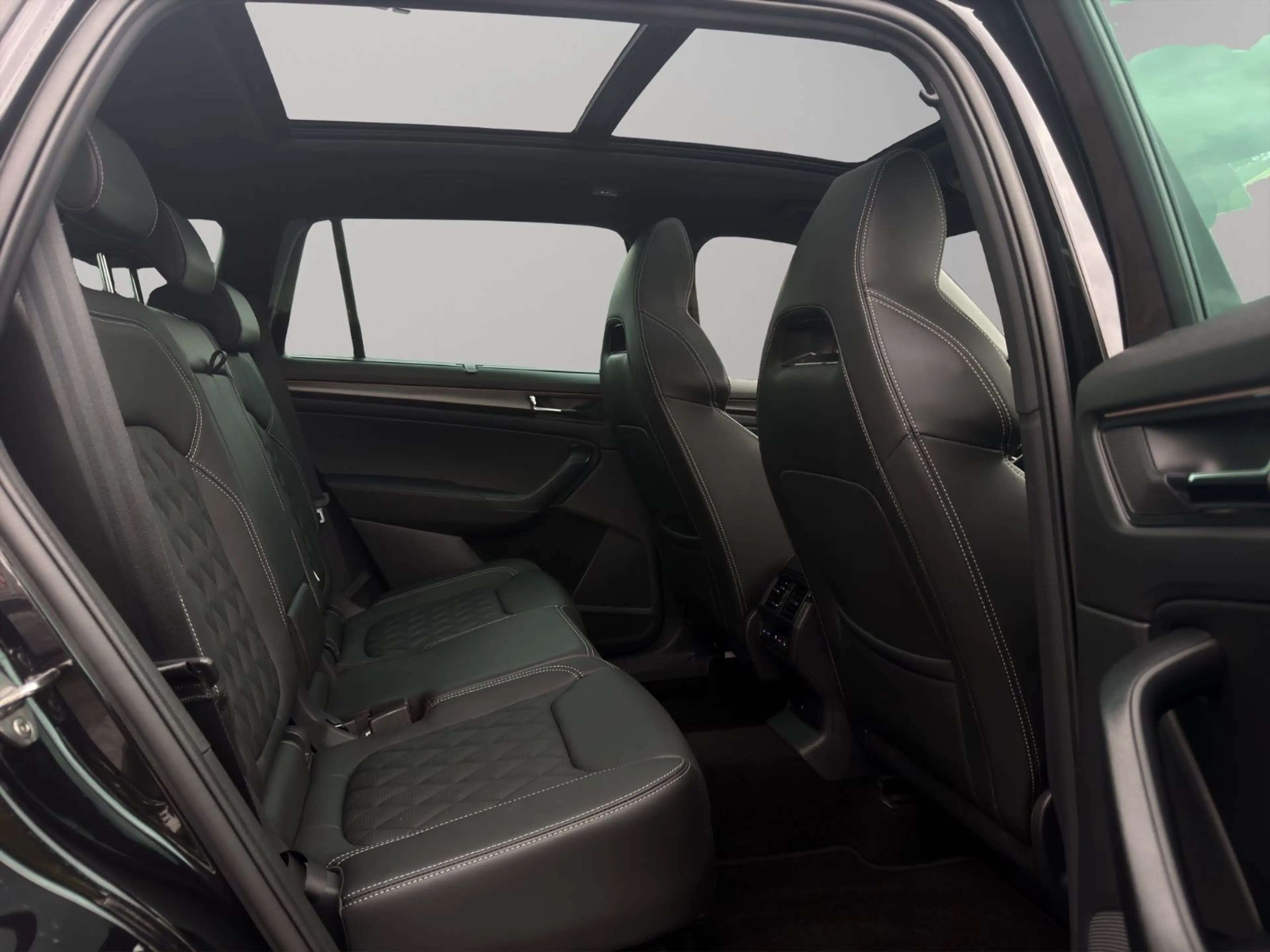 Skoda Kodiaq Sportline 4x4 Pano*Virtual*STHZ*AHK*Kamer — photo 14