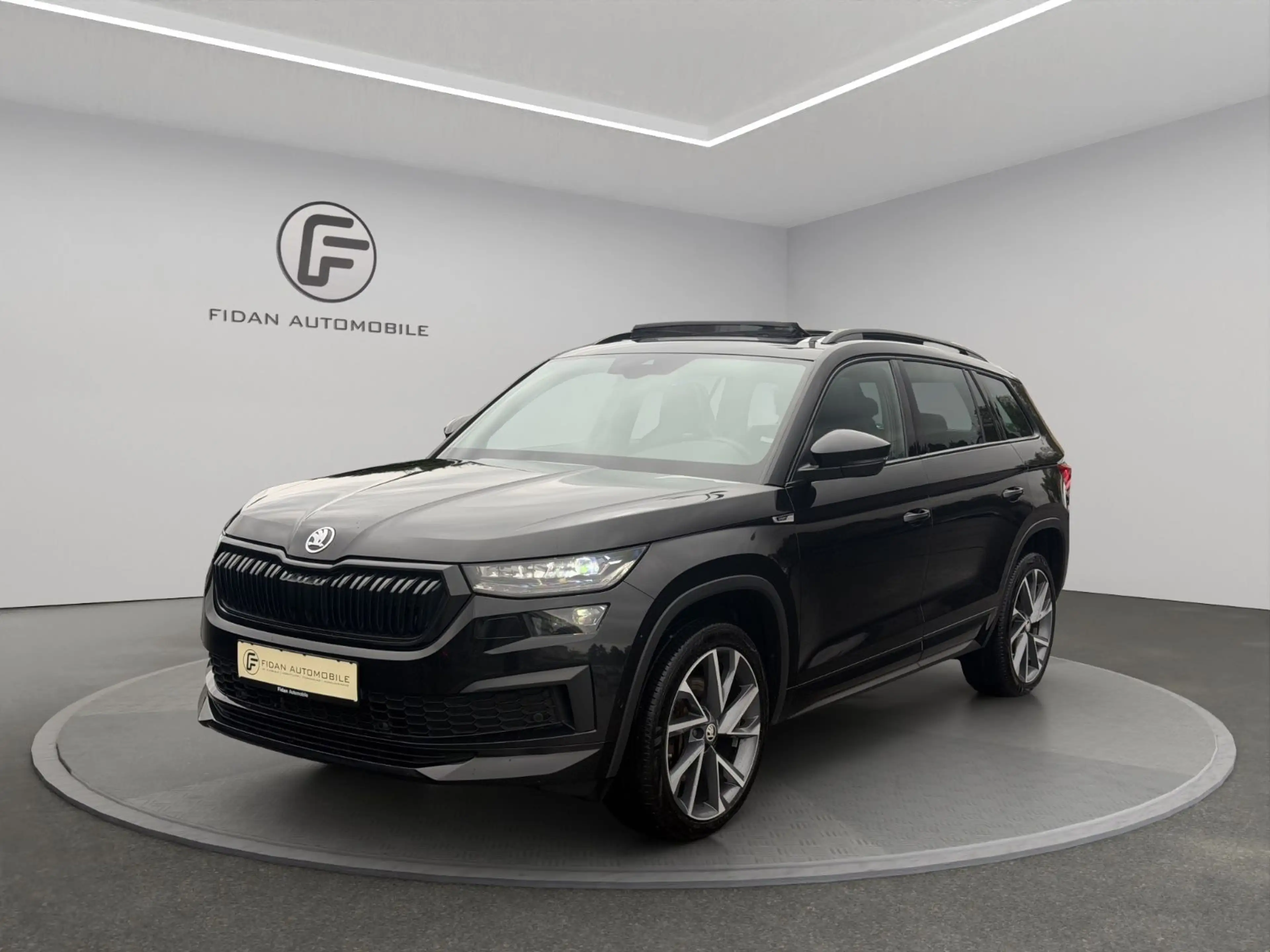 Skoda Kodiaq Sportline 4x4 Pano*Virtual*STHZ*AHK*Kamer