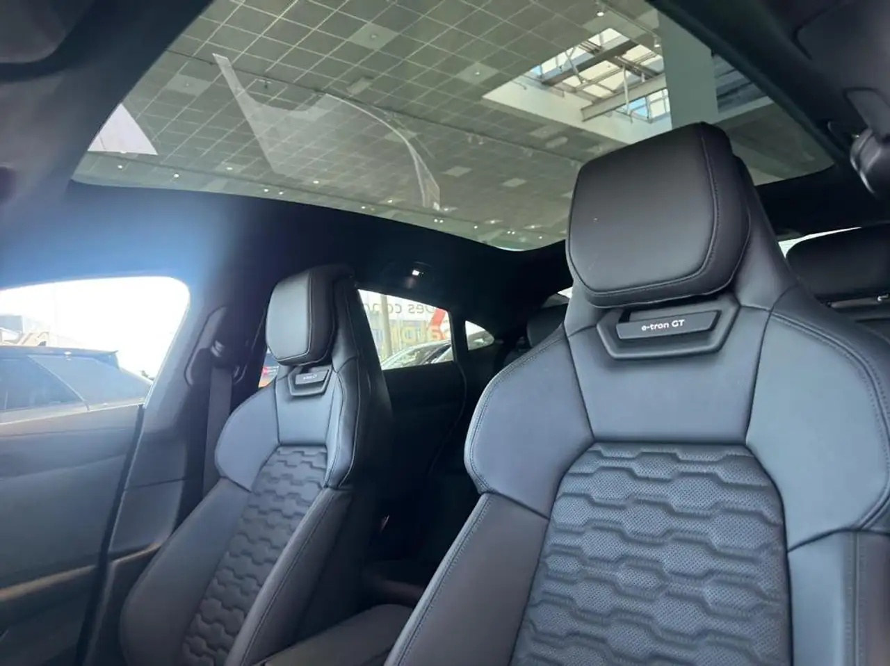 Audi e-tron GT Audi e-tron GT quattro Corporate 370,00 kW 18