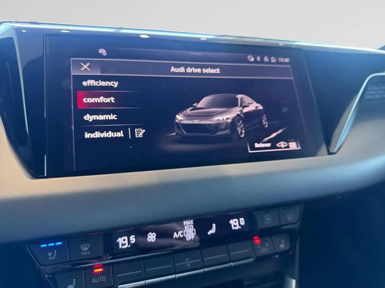 Audi e-tron GT Audi e-tron GT quattro Corporate 370,00 kW 15