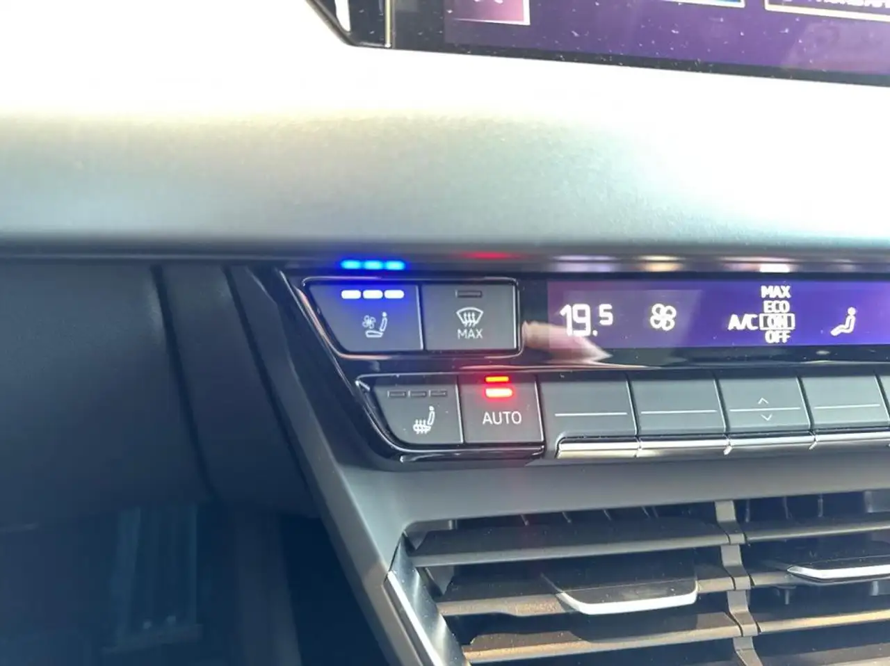 Audi e-tron GT Audi e-tron GT quattro Corporate 370,00 kW 14