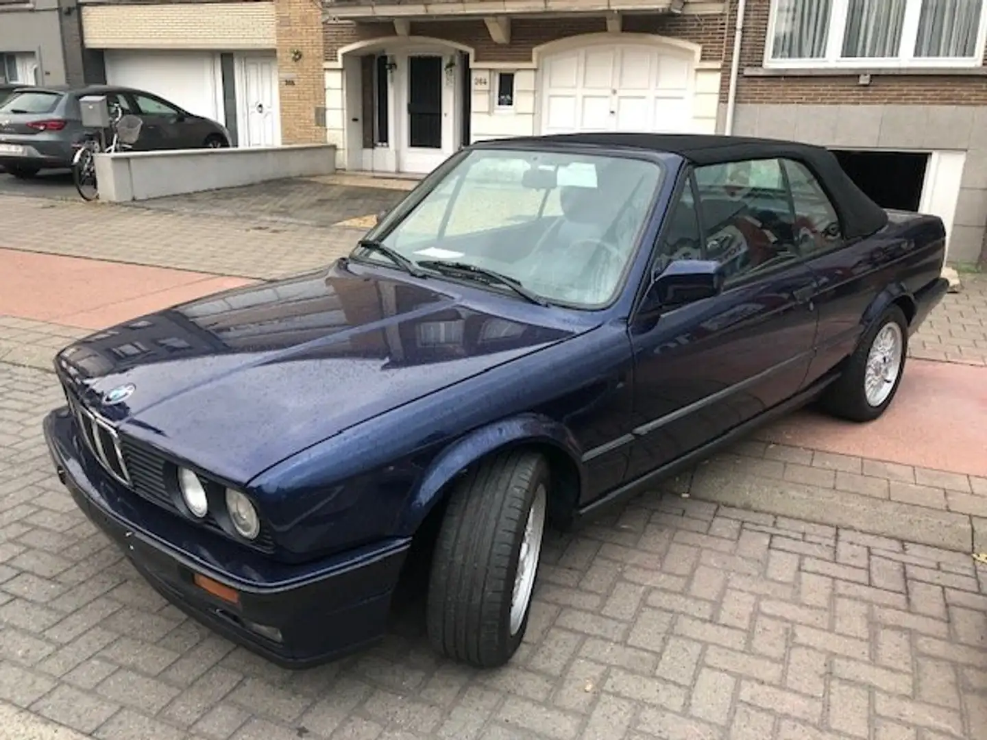 BMW 318 318i Design-Edition Blauw - 1