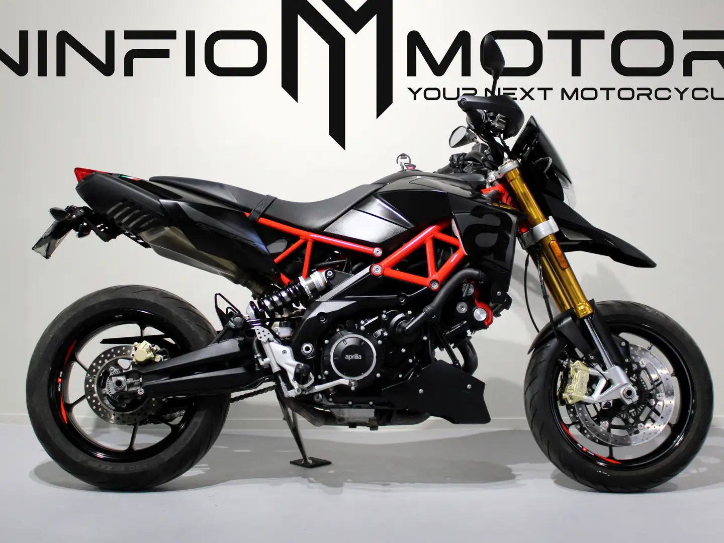 Aprilia Dorsoduro 900 - 1