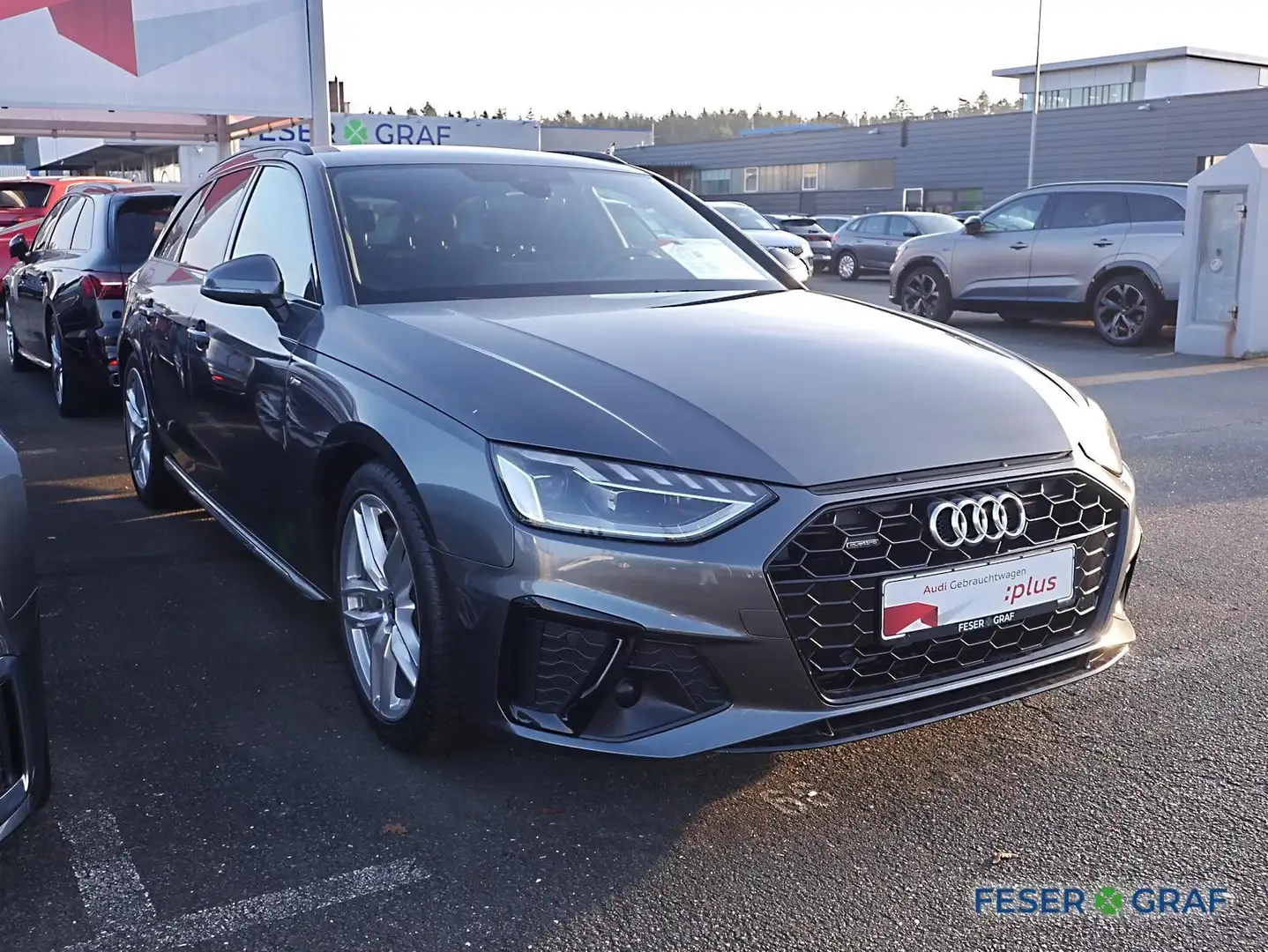 Audi A4 Avant 45 TFSI qu S Line Int Leder,LED,Navi Grau - 2