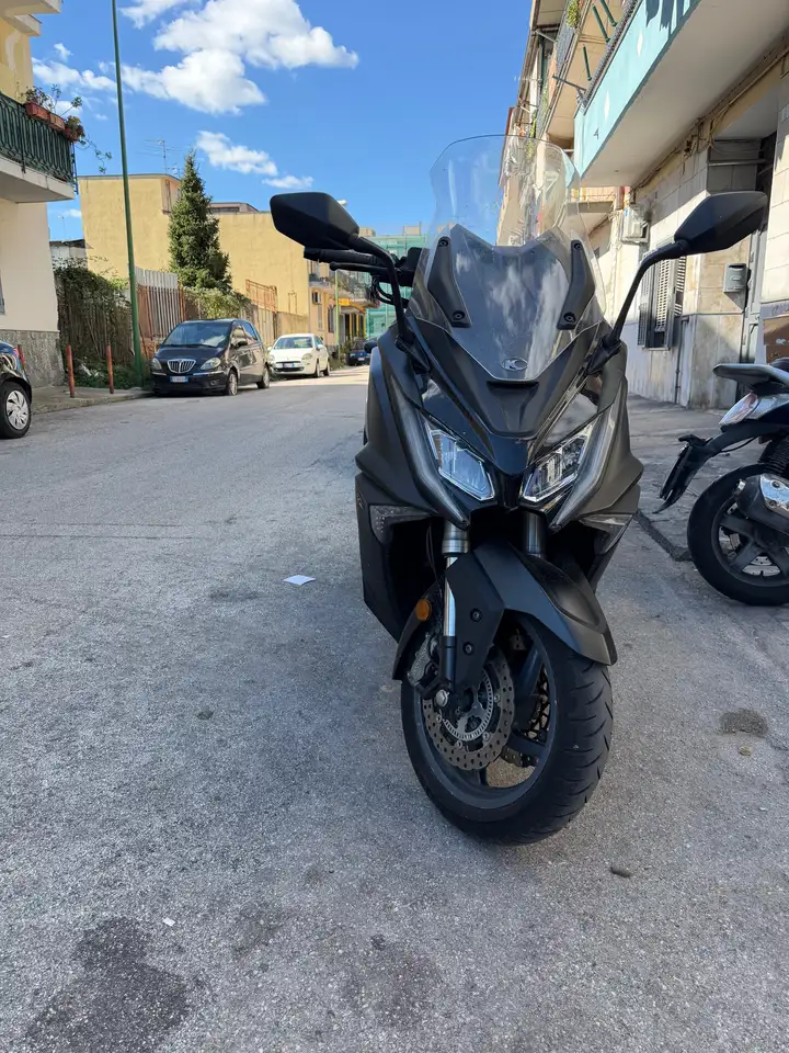 Kymco AK 550