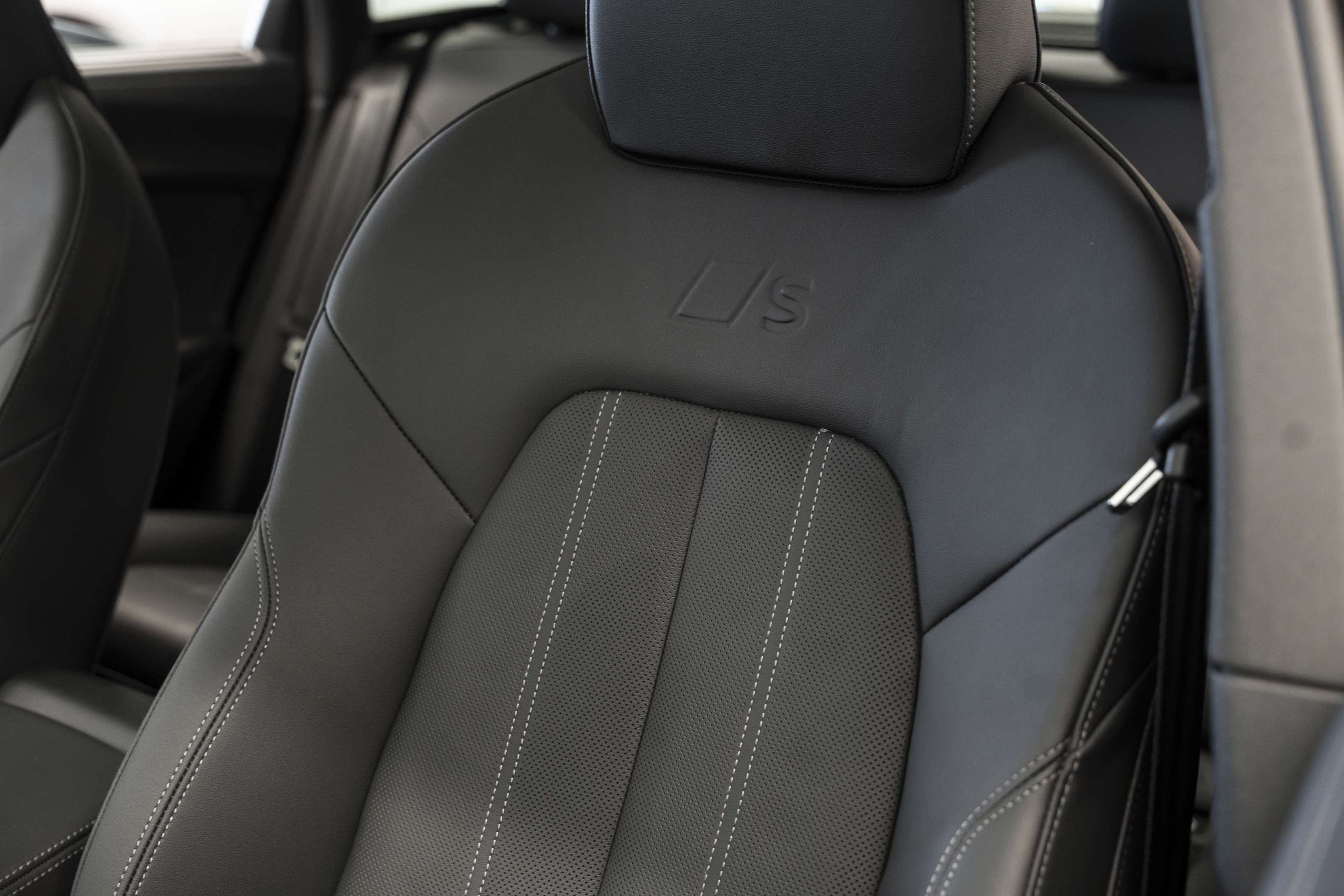 2025 Audi A5 2.0T Progressiv | S-Line Black | HUD | thumb 16