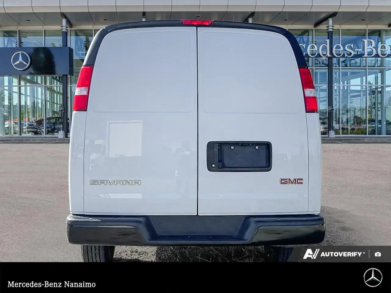 GMC Savana снимка GMC Savana