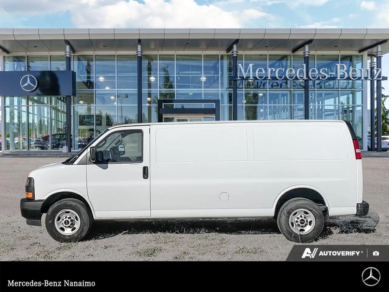 GMC Savana снимка GMC Savana