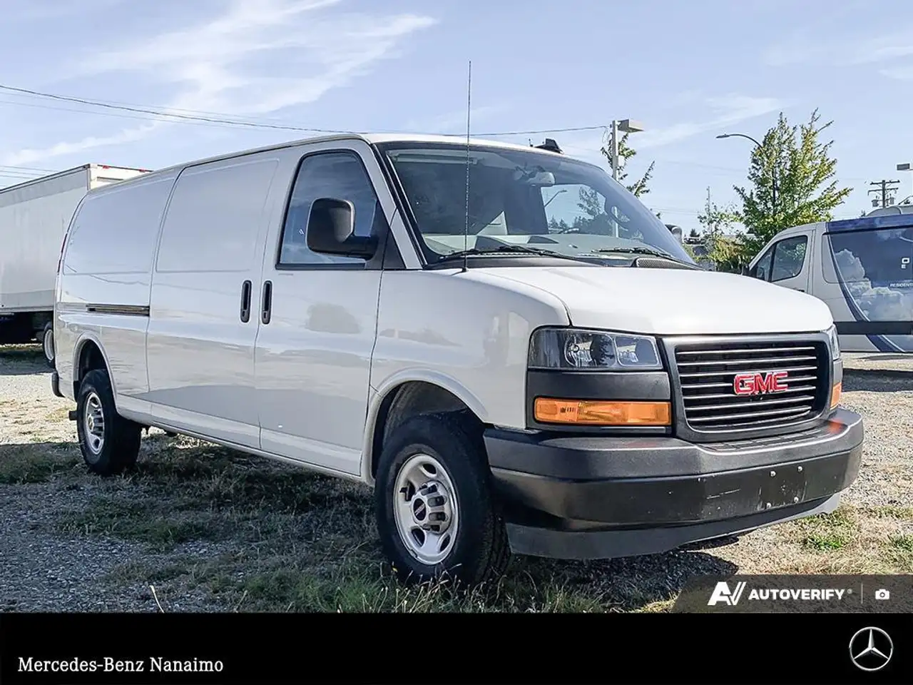 GMC Savana снимка GMC Savana
