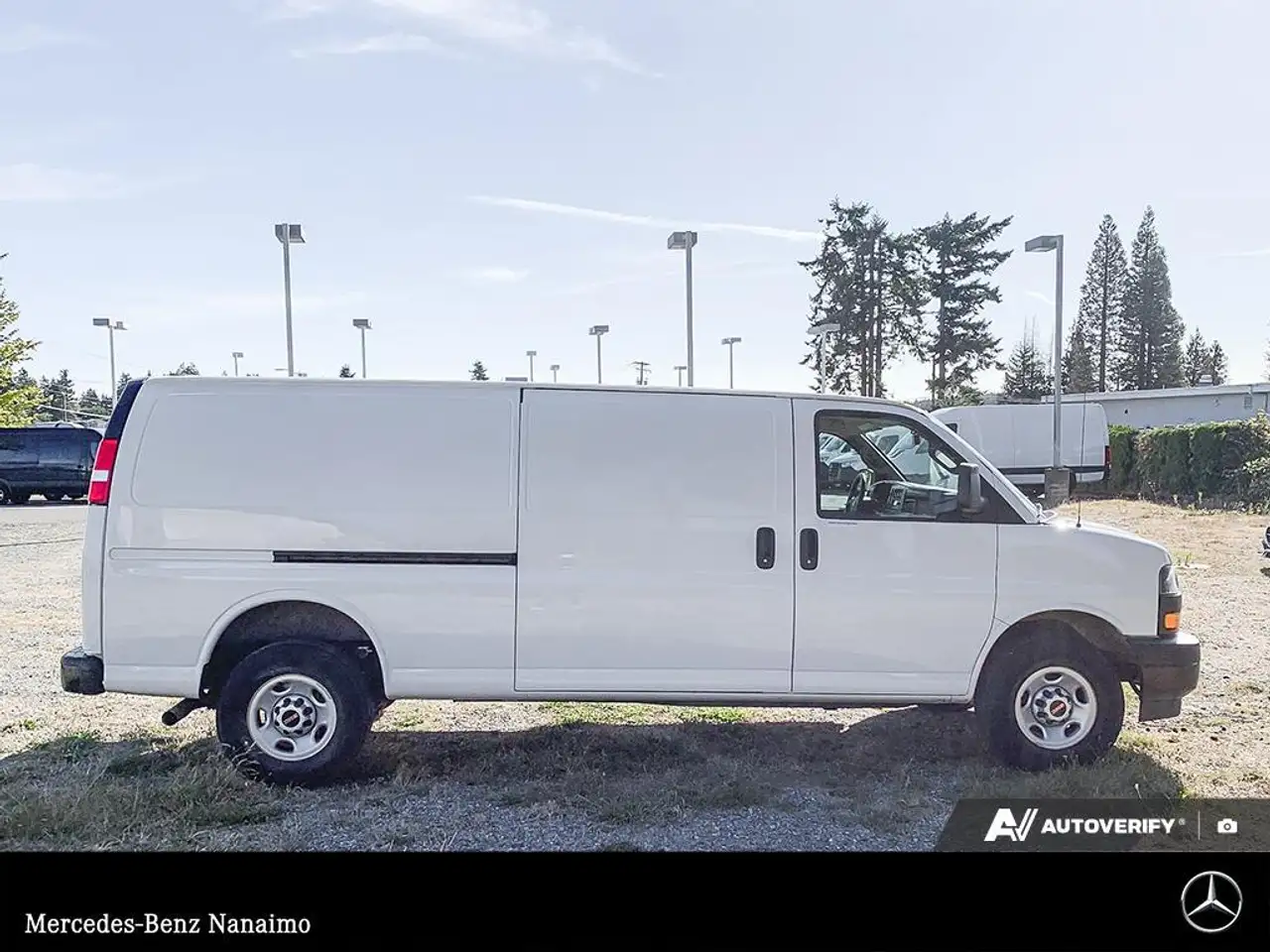 GMC Savana снимка GMC Savana