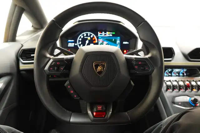 Lamborghini Huracán LP 610-4 ''AKRAPOVIC*LIFT*CARBON' Ansicht 30