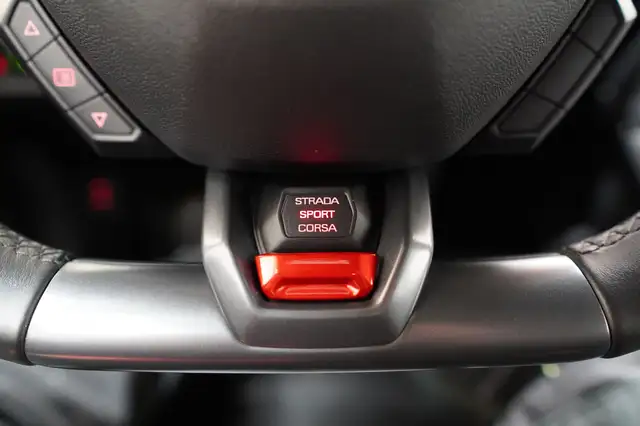Lamborghini Huracán LP 610-4 ''AKRAPOVIC*LIFT*CARBON' Ansicht 33