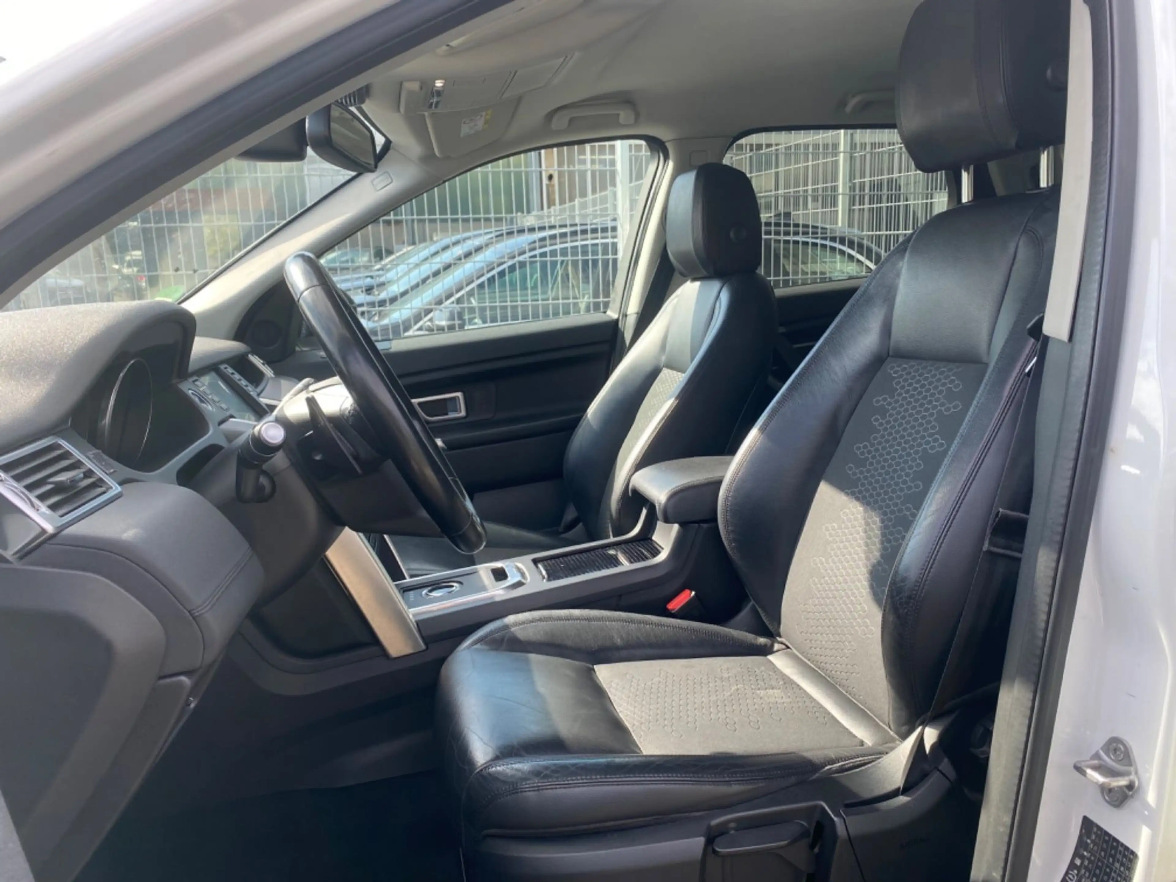 Land Rover Discovery Sport SE 2.0 Td4 AWD *AUTOMATIK*EURO6* — photo 11