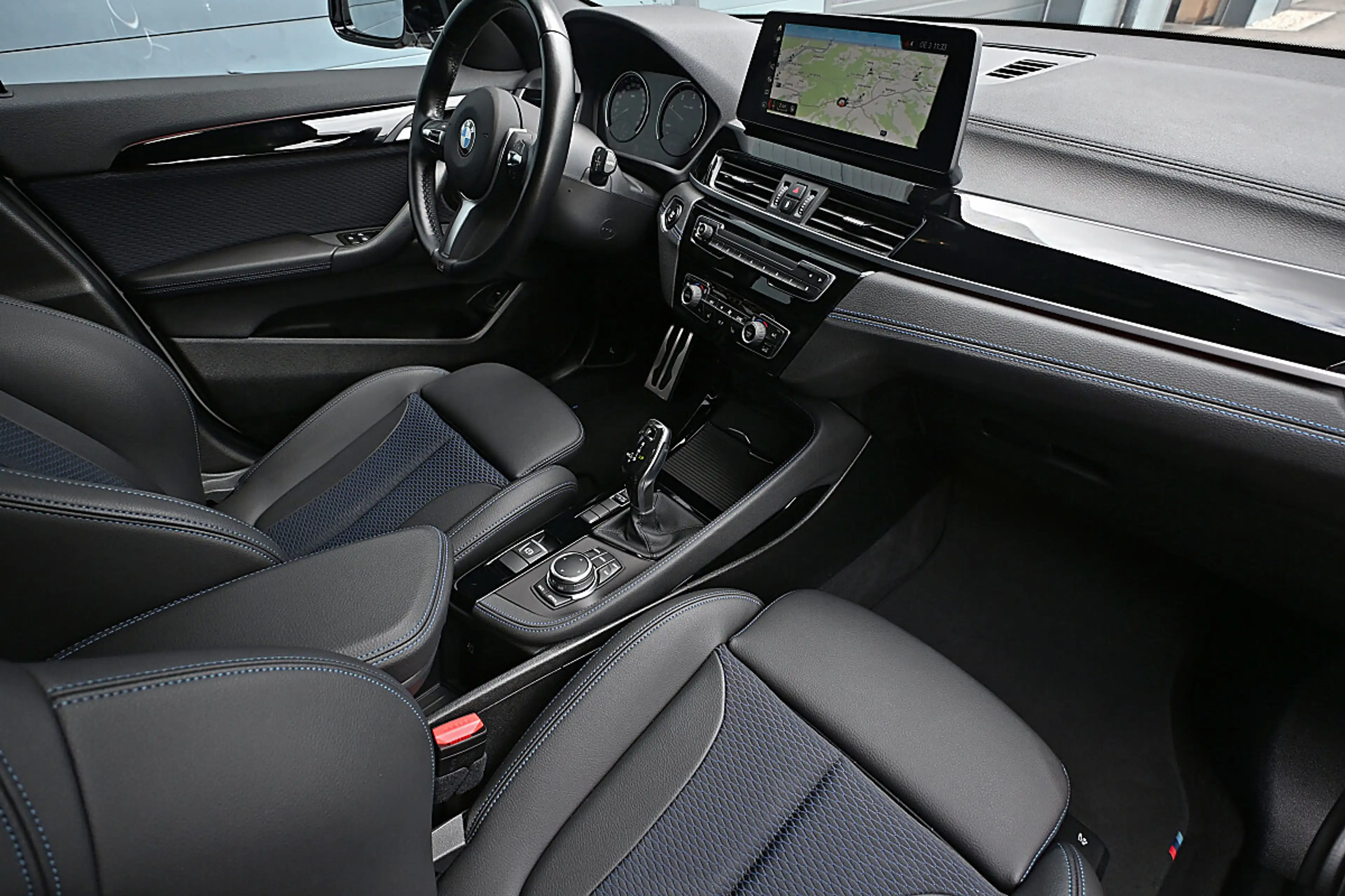 BMW X2 sDrive 16d Aut. M Sport adapt. LED, HeadUp, Nav... — photo 4