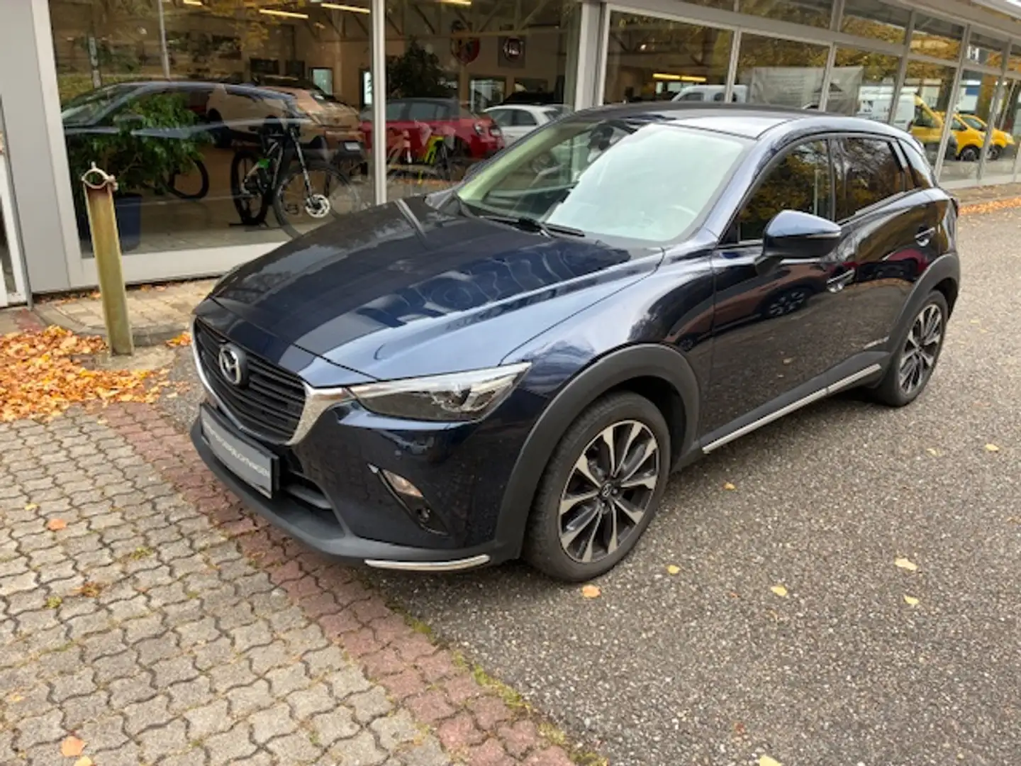 Mazda CX-3 G121 Revolution Blau - 2
