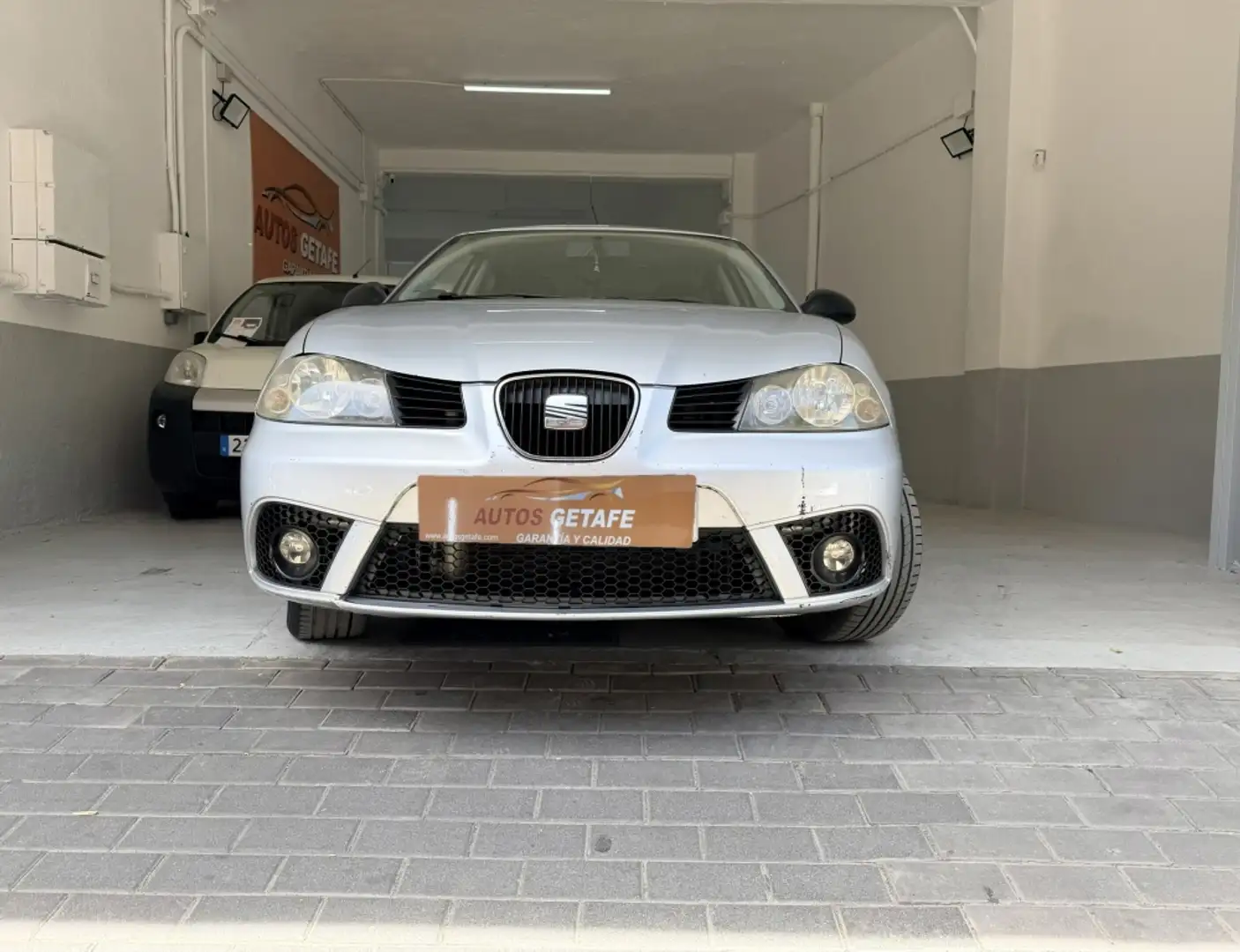 SEAT Ibiza 1.4 Rock&Roll 85 Gris - 1