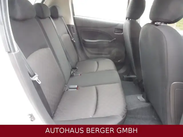 Mitsubishi Space Star view 10