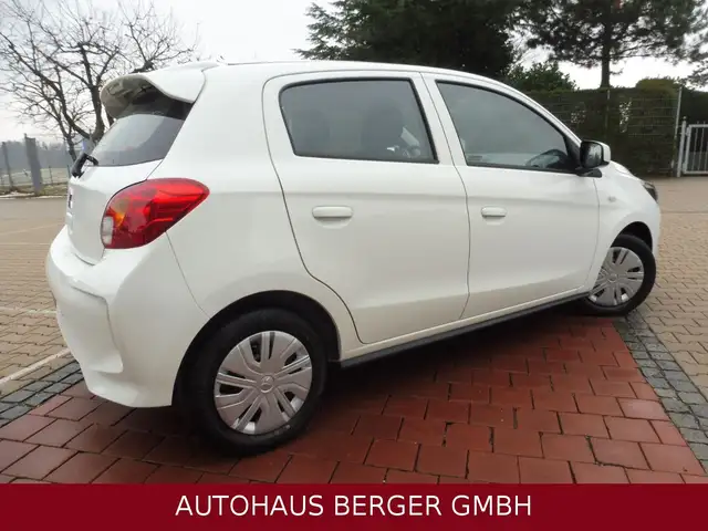 Mitsubishi Space Star view 3