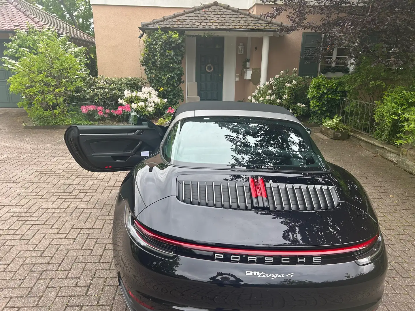 Porsche Targa 992 targa Schwarz - 2