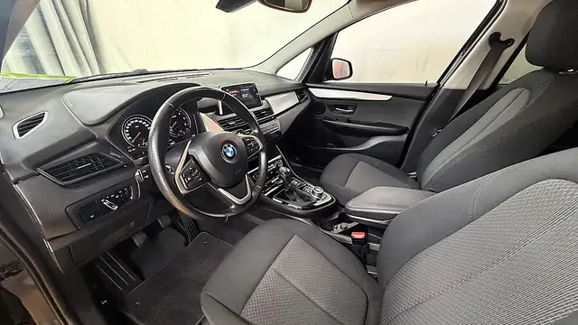 BMW 2 Series view 8