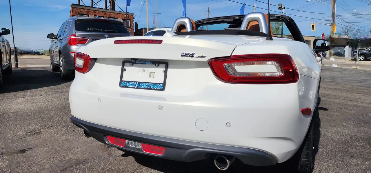Fiat 124 Spider снимка Fiat 124 Spider