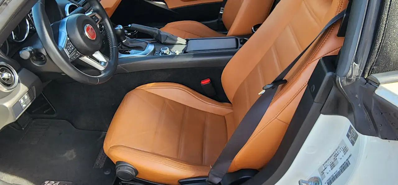 Fiat 124 Spider снимка Fiat 124 Spider