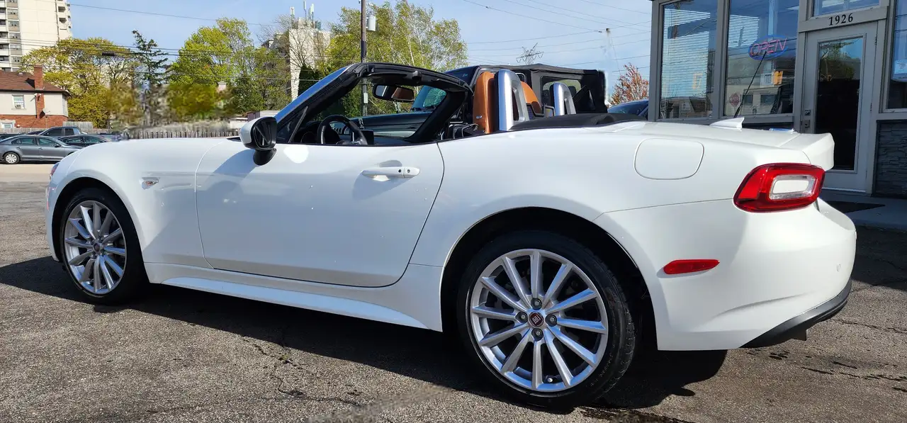 Fiat 124 Spider снимка Fiat 124 Spider