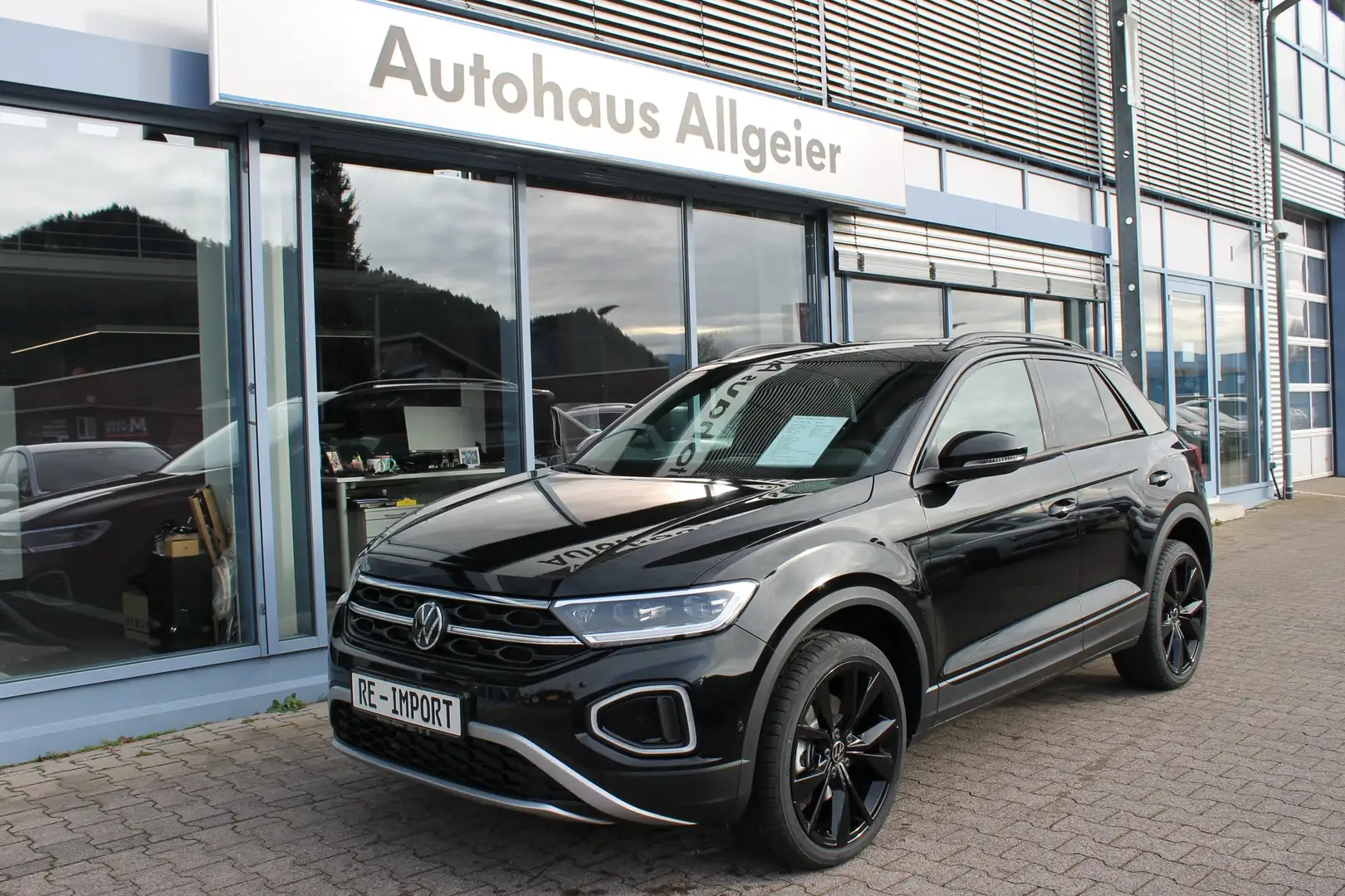 Volkswagen T-Roc 1.5 TSI Style *Tageszul./LaneA./MatrixLED/Navi* Negro - 2