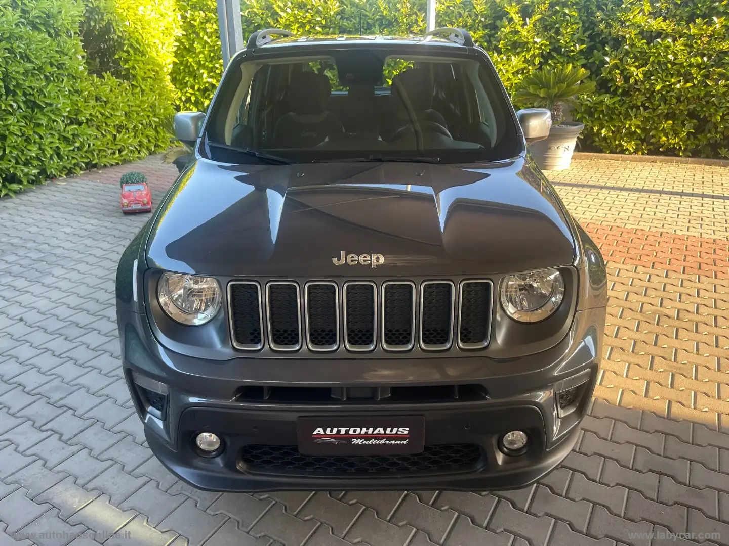 Jeep Renegade 1.6 Mjt 130CV Limited Grijs - 2
