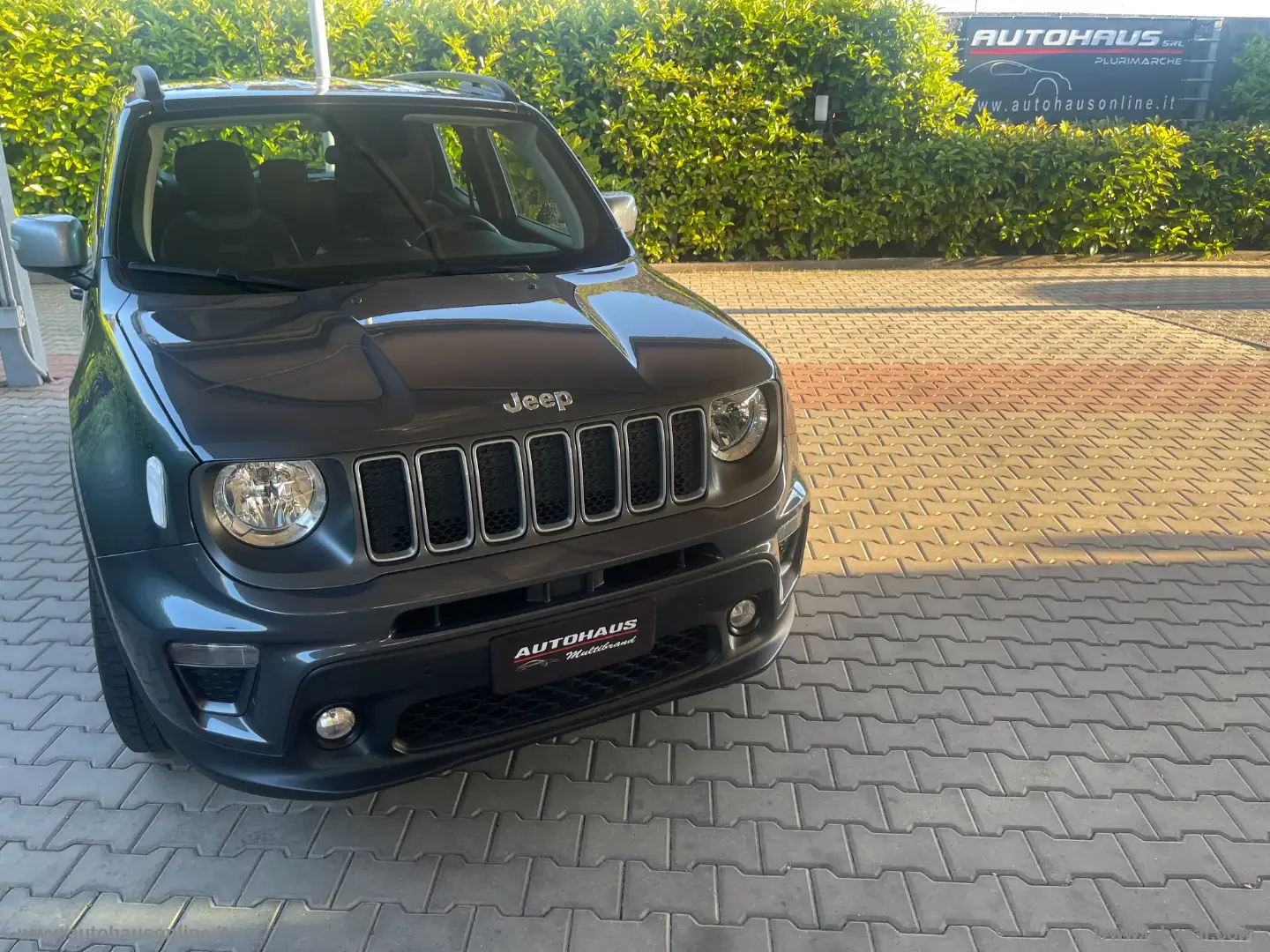 Jeep Renegade 1.6 Mjt 130CV Limited Grijs - 1