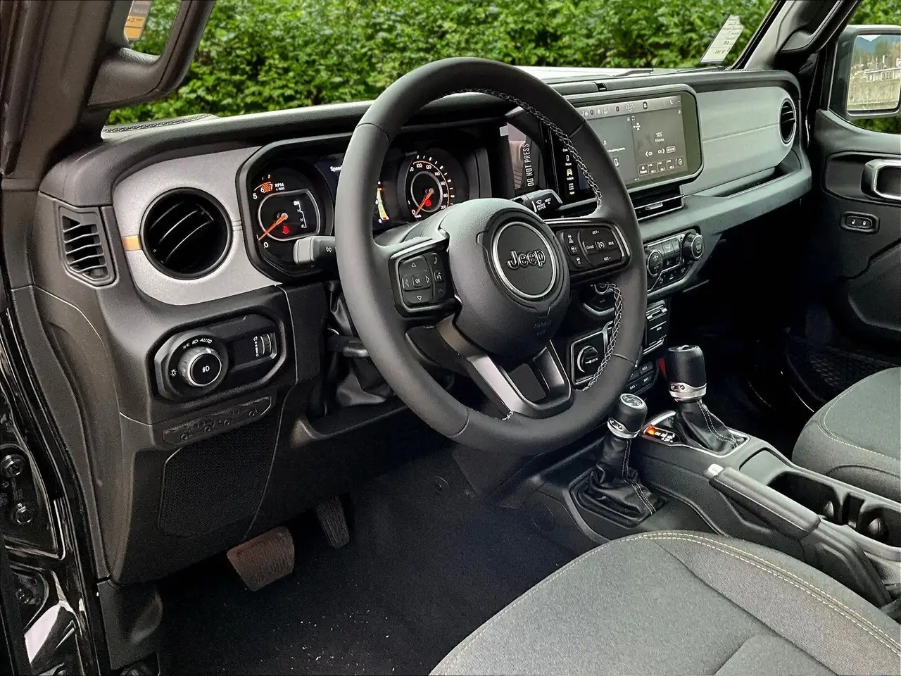 Jeep Wrangler photo Jeep Wrangler
