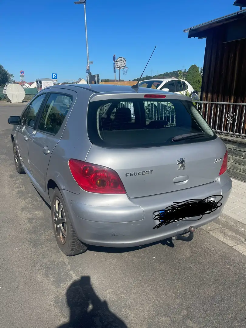 Peugeot 307 - 1