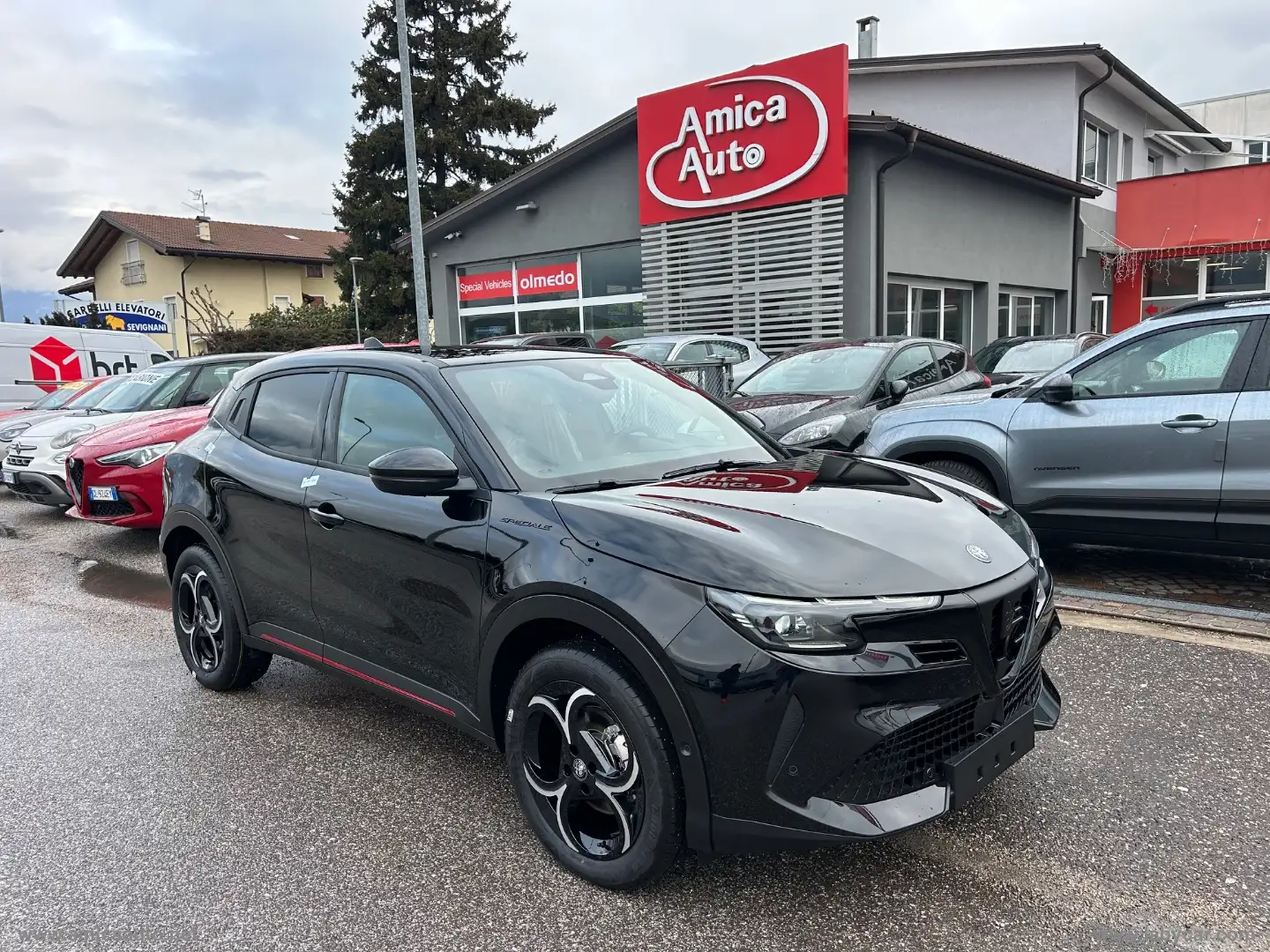 Alfa Romeo Junior 1.2 145 CV Hybrid eDCT6 Speciale Schwarz - 2