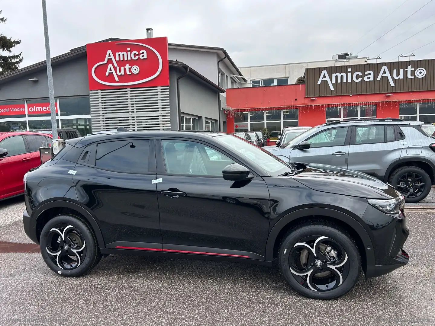 Alfa Romeo Junior 1.2 145 CV Hybrid eDCT6 Speciale Schwarz - 1