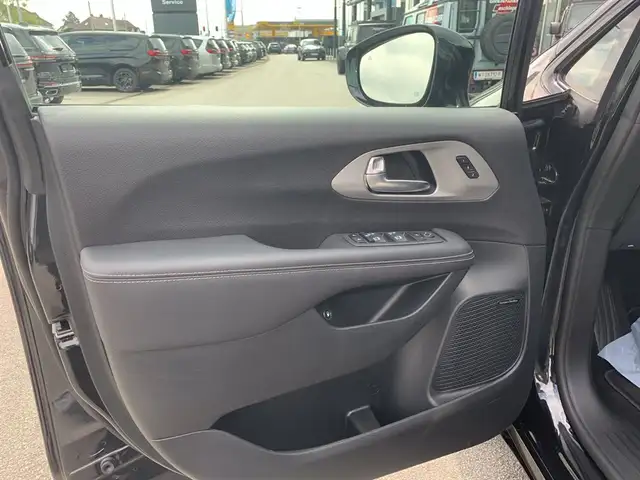 Chrysler Pacifica Hybrid 3,6 V6 Limited S Ansicht 12