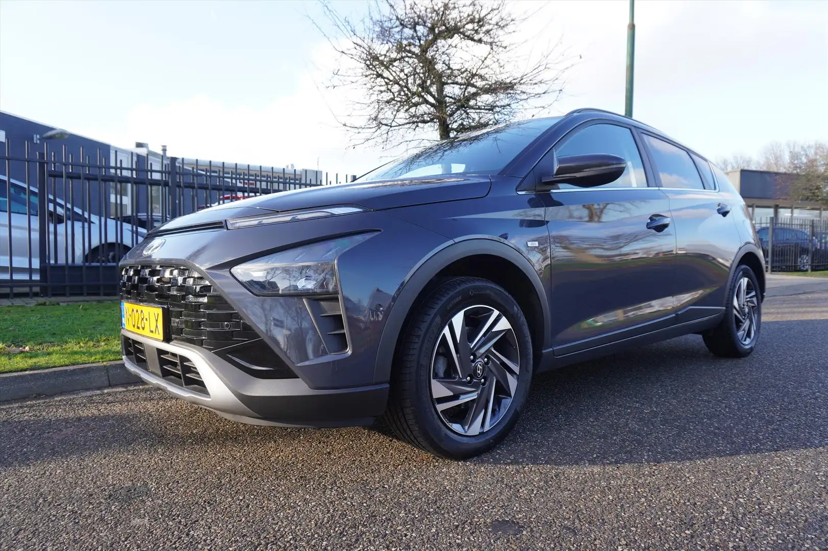 Hyundai BAYON 1.0 T-GDI 48V 100PK 7DCT Premium Multi Media Bose Grijs - 1