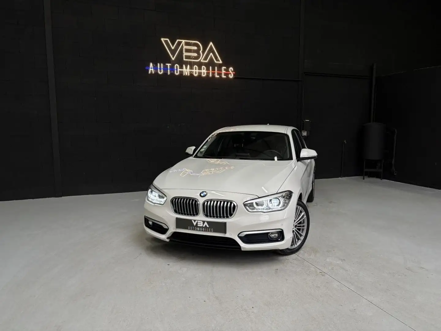 BMW 114 (2) 114d UrbanChic Blanc - 2