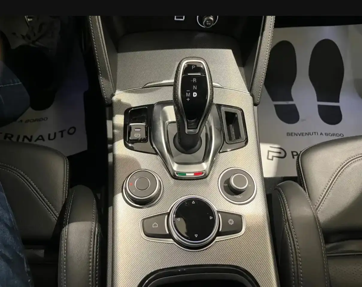Alfa Romeo Stelvio 2026 — фото 15